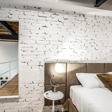 Industrial Loft R&r Apartment